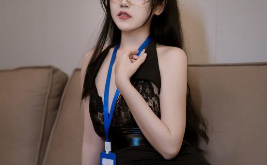 不呆猫-性感女教师[50P-344MB]