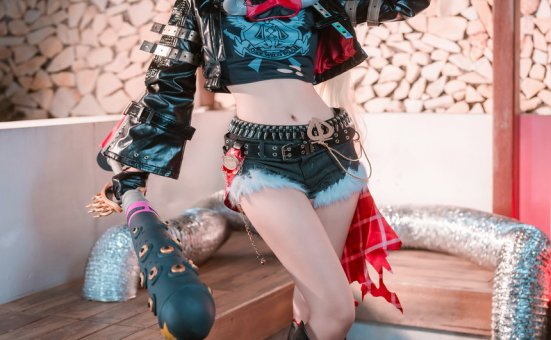 Neko薇薇-夏日绿色竞泳 [45P-177MB]