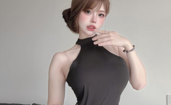 微密圈 空心柚七 情趣旗袍 [9P+1V-46.4MB]