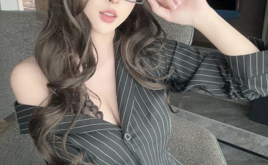 清水由乃 –  老板午休室[58P+1V-331.8M]