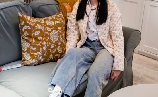 足愉心 NO.012 奶芙（搭配：碎花衬衫、牛仔长裤、运动鞋、白色棉袜、裸足）[110P+2V／14.5GB]