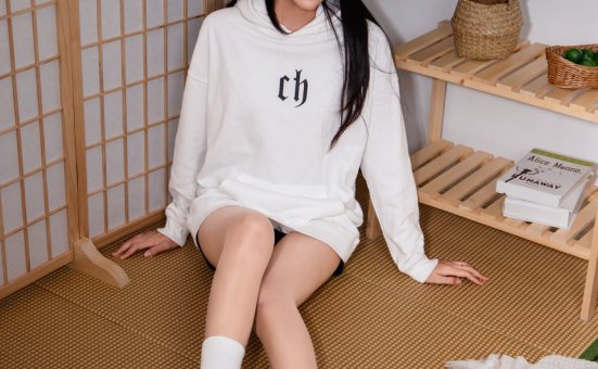 足愉心 NO.022 可乐（搭配：白色卫衣、黑色打底裤、运动鞋、肉丝色袜、白色长筒棉袜）[110P+2V／13.5GB]