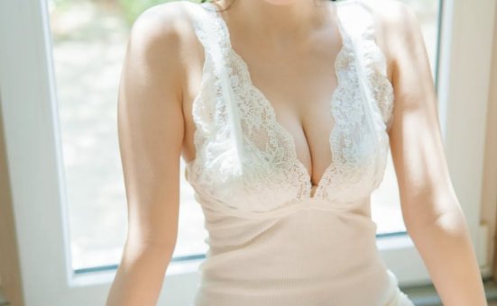 FRIDAY GOLD 山本杏 素肌のエンジェル