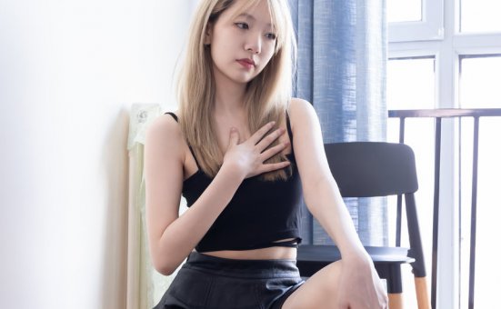 [BoBoSocks袜啵啵] NO.592 小甜豆-高跟鞋、高跟凉鞋、油亮薄肉丝（脚尖透明款）、油亮薄黑丝（脚尖透明款）、裸足、裸足拓印脚印剧情[200P-1V-6.85G]