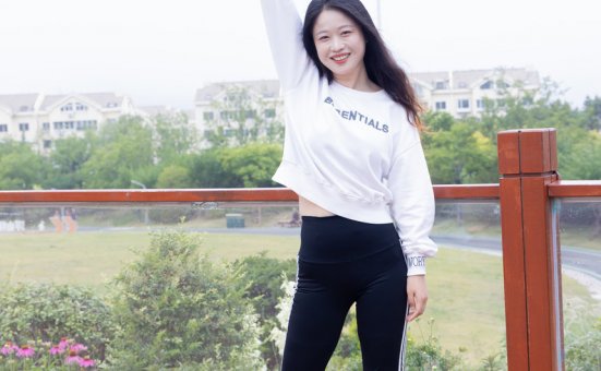 物恋传媒 NO.2458 小紫-运动鞋、白短棉袜、裸足（盲盒3）[150P-1V-3.39G]