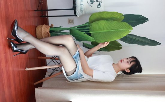 三禾摄影 No.012 牛仔热裤 高跟 长丝 [208P-1.26GB]