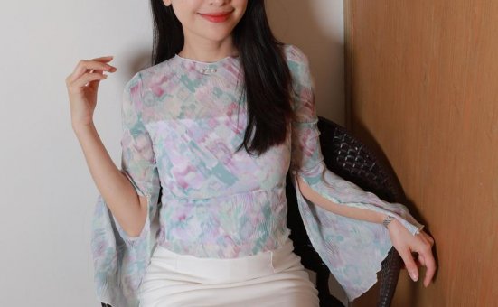 [IESS异思趣向] 2025.09.31 丝享家 2172 小婕《花袖子（上）》[85P-81MB]