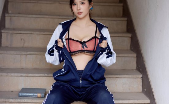 [XiuRen秀人网] 2025.12.12 No.11103 小肉肉咪 [72+1P]