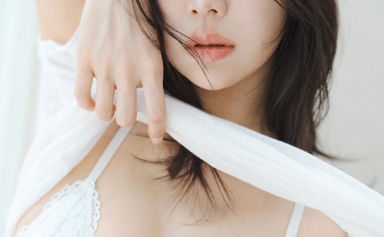铃木富美奈写真集「GLAMOROUS BODY」