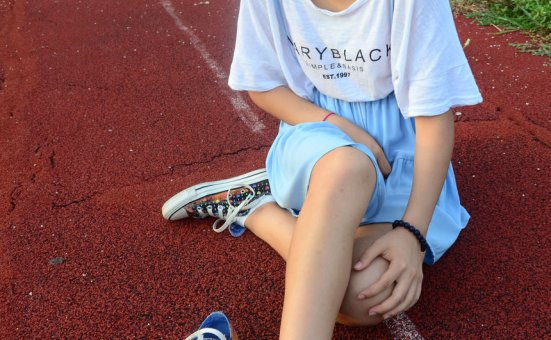 [战前女神] 恋足美腿棉袜女神级摄影套图 单独赠送 [73P+176M]